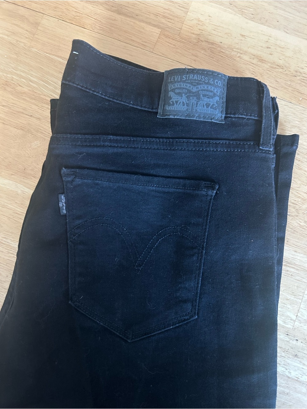 Levi's Black Jeans - Classic Straight Fit